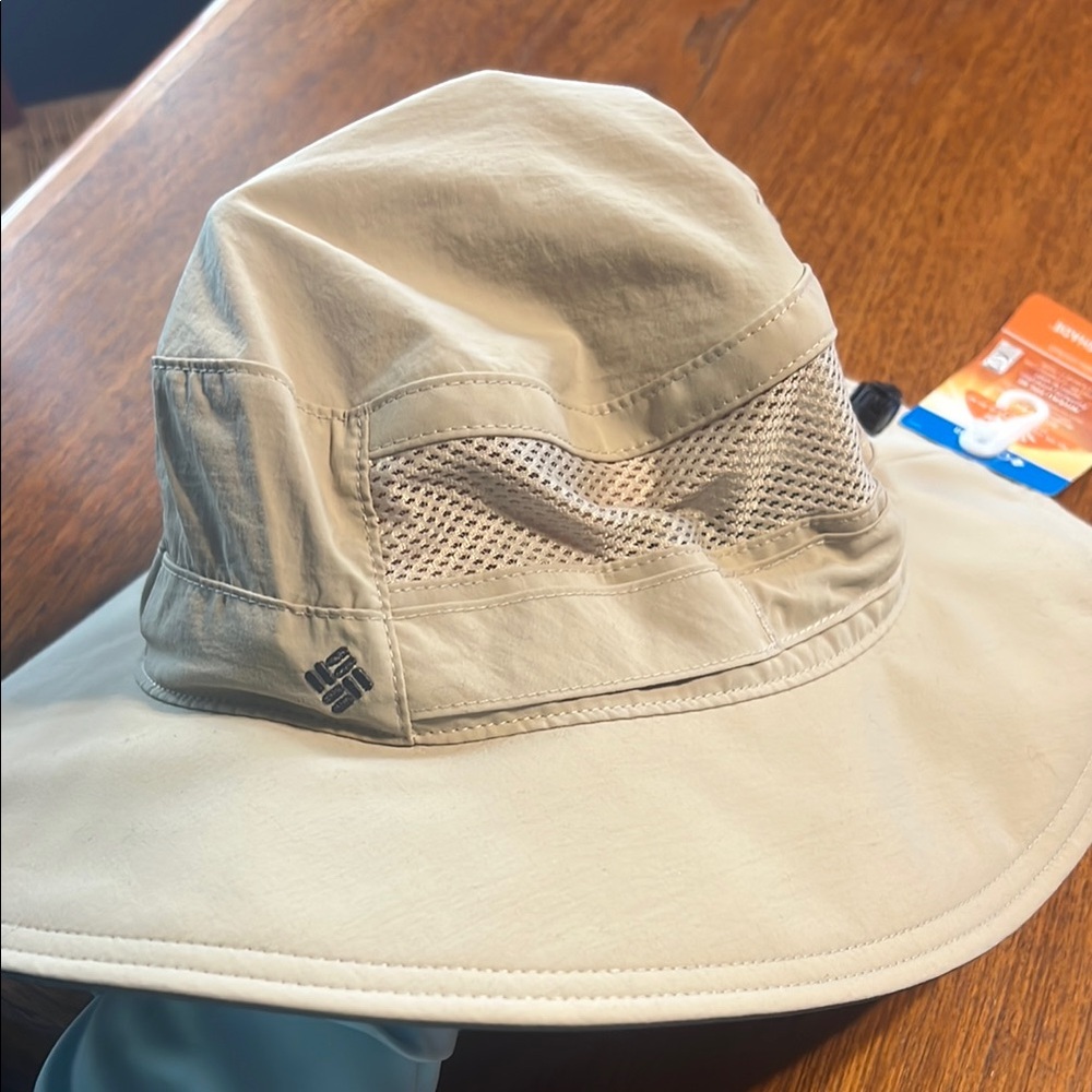 Columbia Cream Sun Hat with Mesh Ventilation